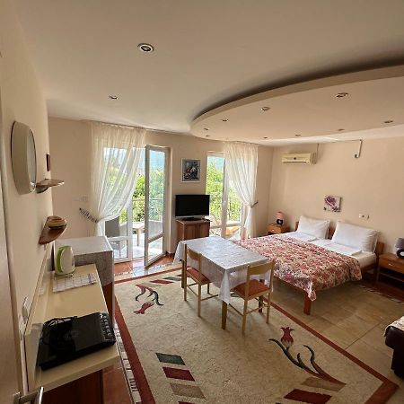 Villa Alla Bed And Breakfast Herceg Novi Exterior foto